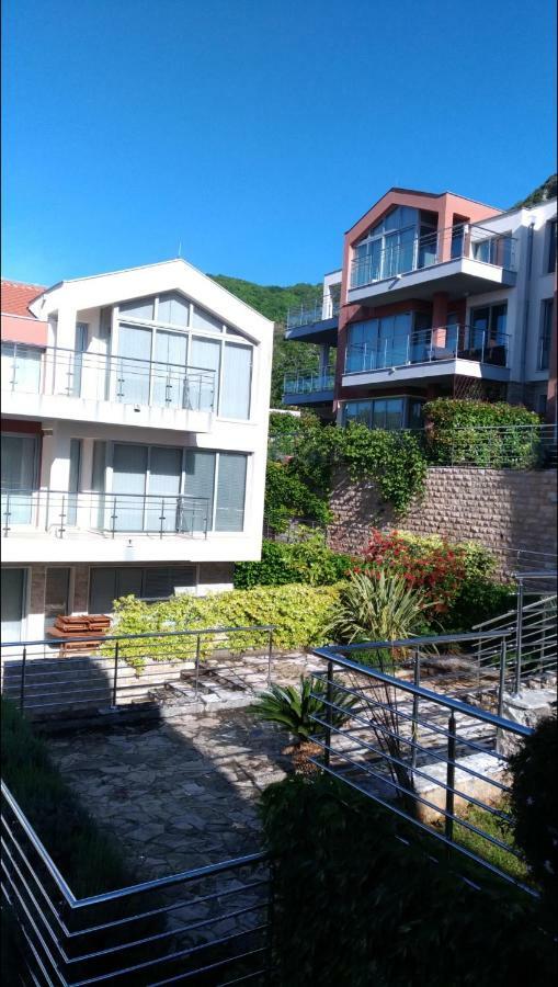 Apartments Acacia Hill Thenovici Ngoại thất bức ảnh